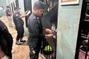 Petugas Lapas Labuhan Ruku Gelar Razia Blok Safir, Pastikan Lingkungan Aman dan Bebas dari Barang Terlarang