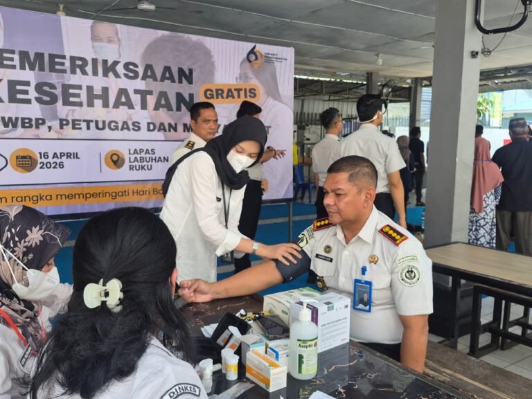 Wujud Kepedulian, Lapas Labuhan Ruku Gandeng Dinkes Batu Bara Adakan Cek Kesehatan Gratis di HBP ke-62