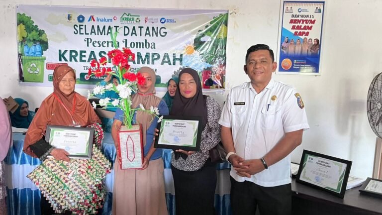 Kades Fazzary Akbar SE Dorong Warga Peduli Lingkungan Lewat Lomba Kreasi Sampah