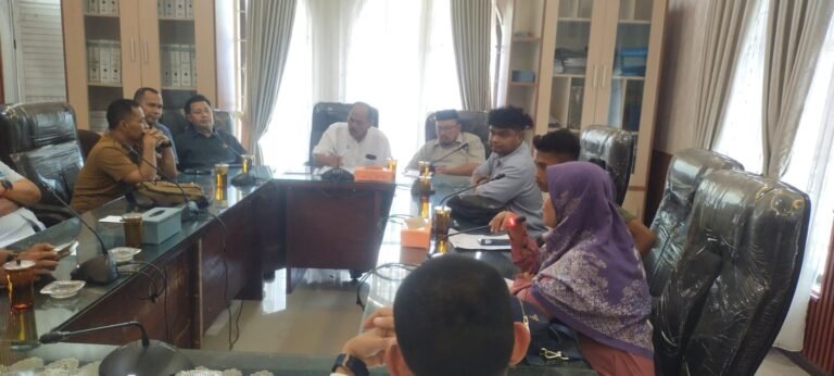 DPRD LANGKAT GELAR RDP SOAL LISTRIK PADAM BERULANG, ARISWAN DESAK EVALUASI MANAGER PLN ULP TANJUNG PURA!